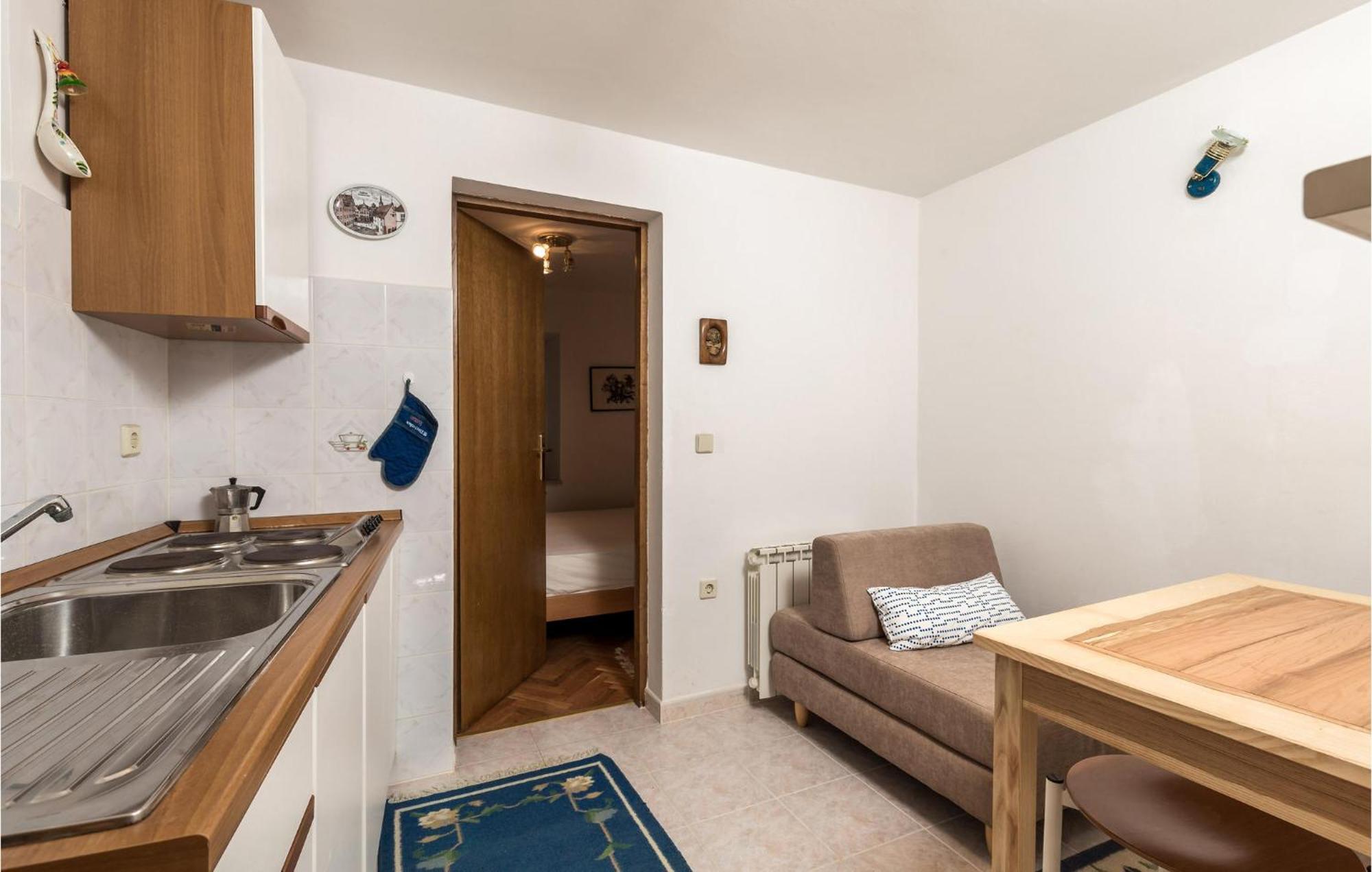 Lovely Apartment In Veli Losinj With Kitchen Exterior photo